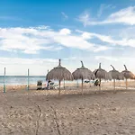 Coastside Gem With Terrace And Parking Rems