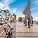 Coastside Gem With Terrace And Parking Rems