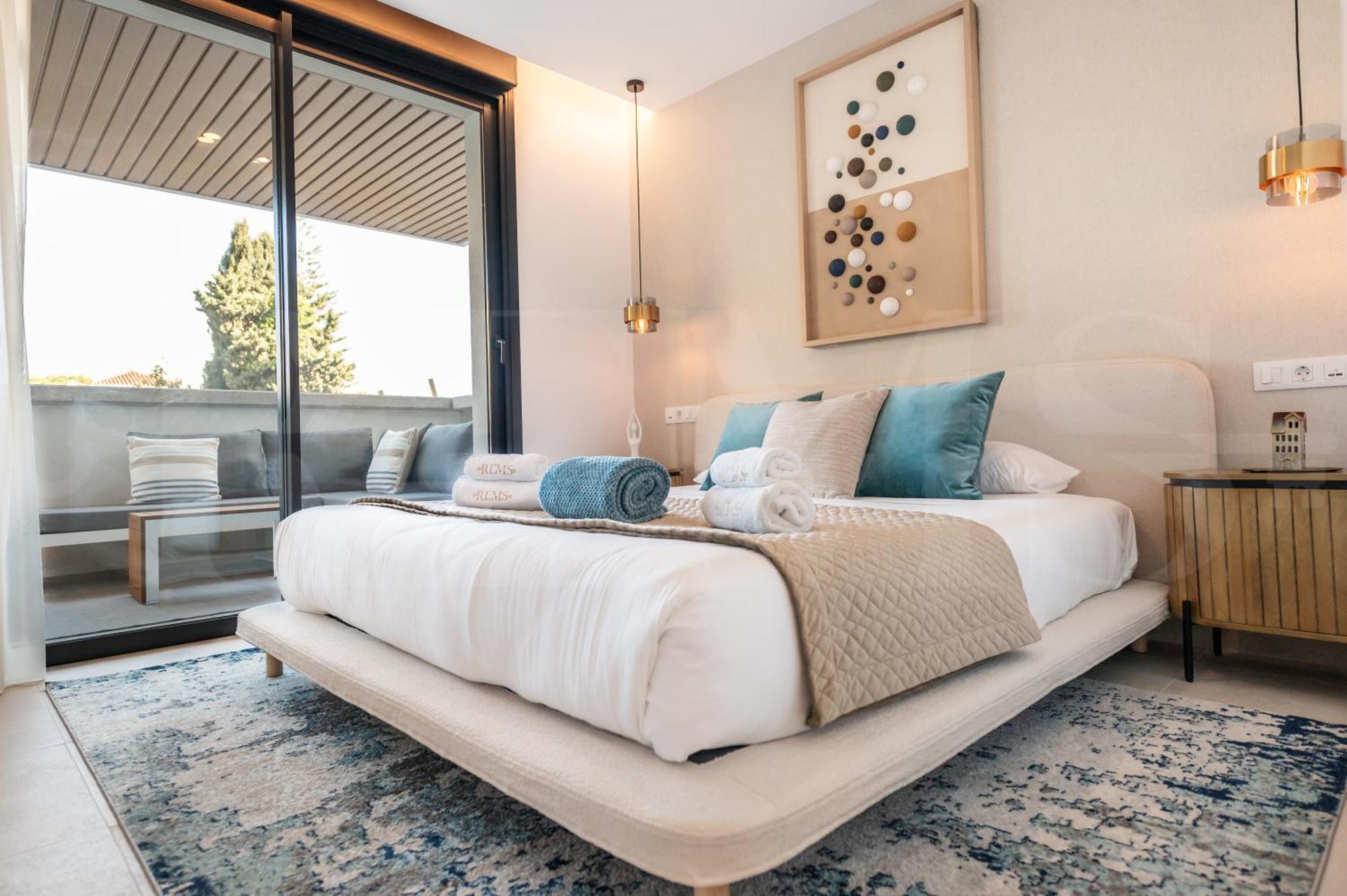 Coastside Gem With Terrace And Parking Rems Fuengirola